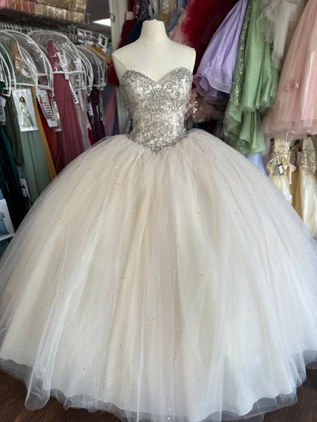 Morilee style 89171 in Blush/Champagne size 12