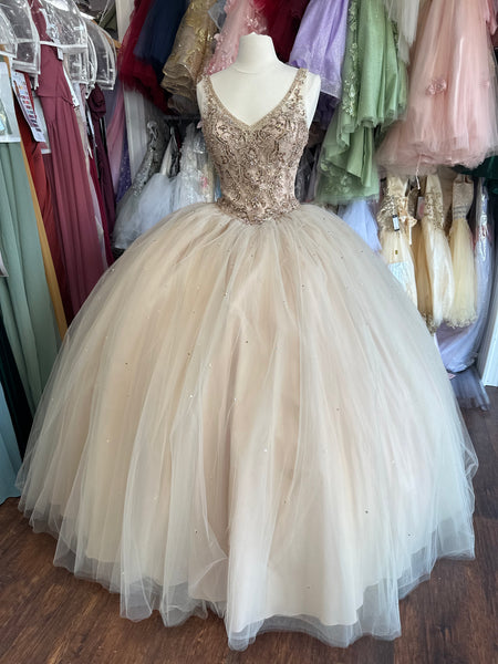 Morilee 60079 in Nude/gold size 8