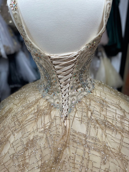 House of Wu Quinceanera Collection 26921/ Gold/champagne size 8