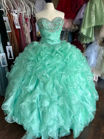 Disney Royal Ball 41011 in Mint color size 12