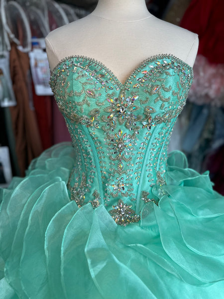 Strapless Quinceanera dress in Mint Color, size 6