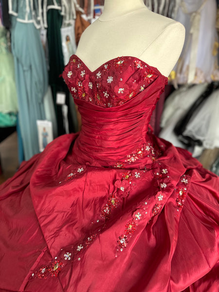 Q by Davinci 80002 in Claret size 8