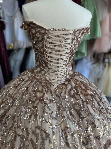 Quinceanera Dress House of Wu 26919 in Gold Diamond size 6